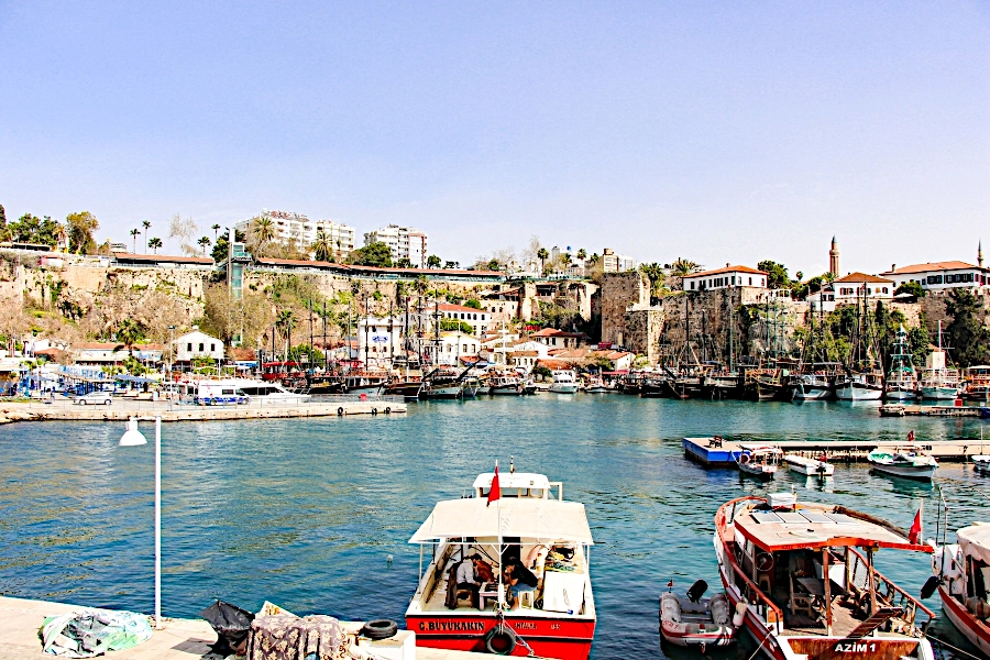 Der Hafen von Antalya ist ein beliebtes Ausflugsziel an der Türkischen Riviera
